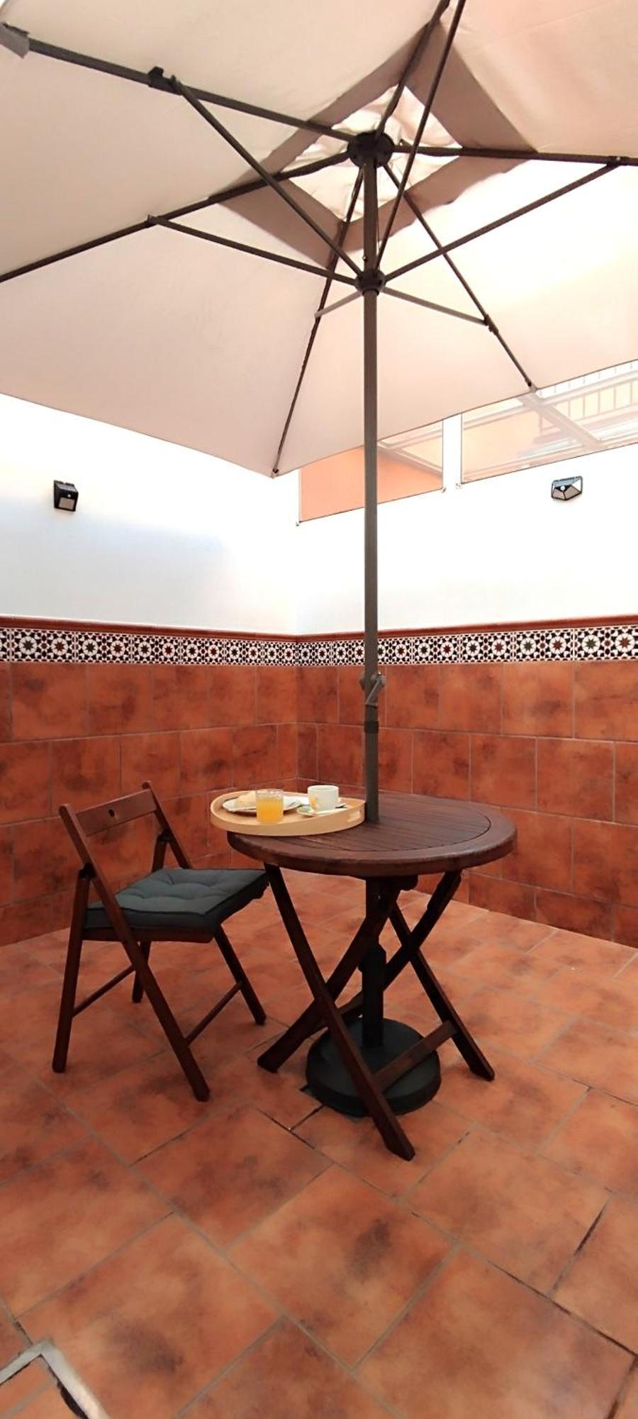 Villa Gloria Fuertes Sevilla Exterior foto